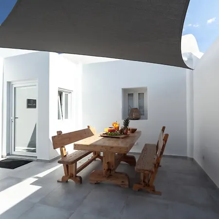 Izabela * Emporio (Santorini)