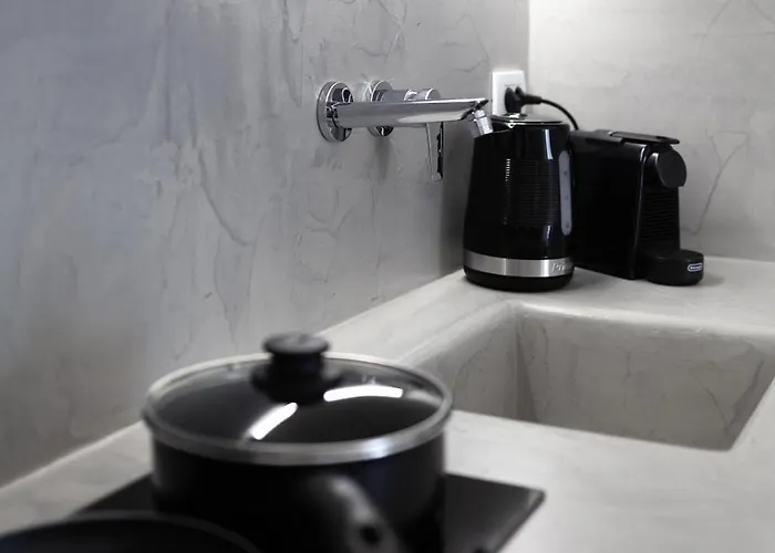 Izabela Vila Emporio (Santorini)