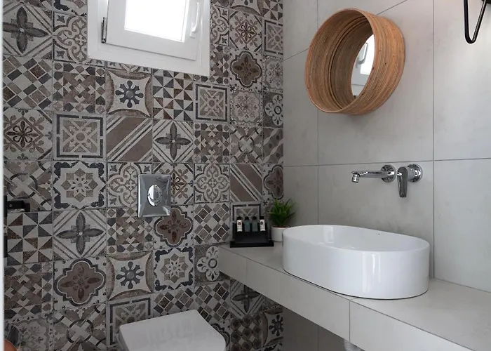 Izabela * Emporio (Santorini)