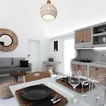 Vila Izabela Emporio (Santorini)