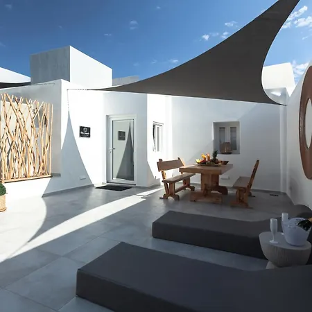 Vila Izabela Emporio (Santorini)