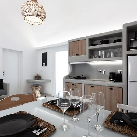 Vila Izabela Emporio (Santorini)